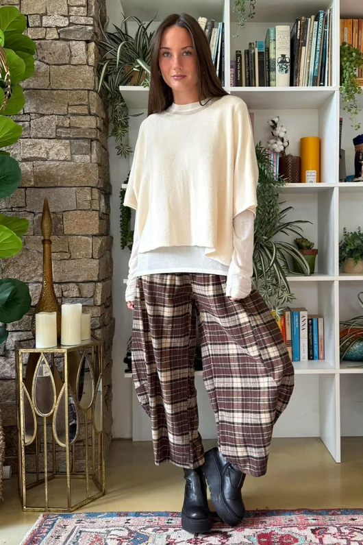 Patrick Plaid Brushed Cotton 7/8 Barrel Pant Chocolate
